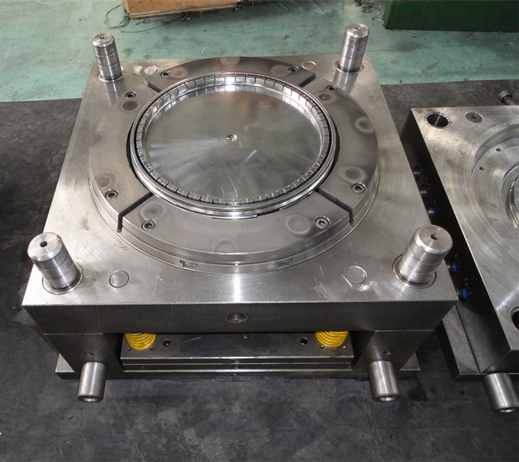 機(jī)油桶模具